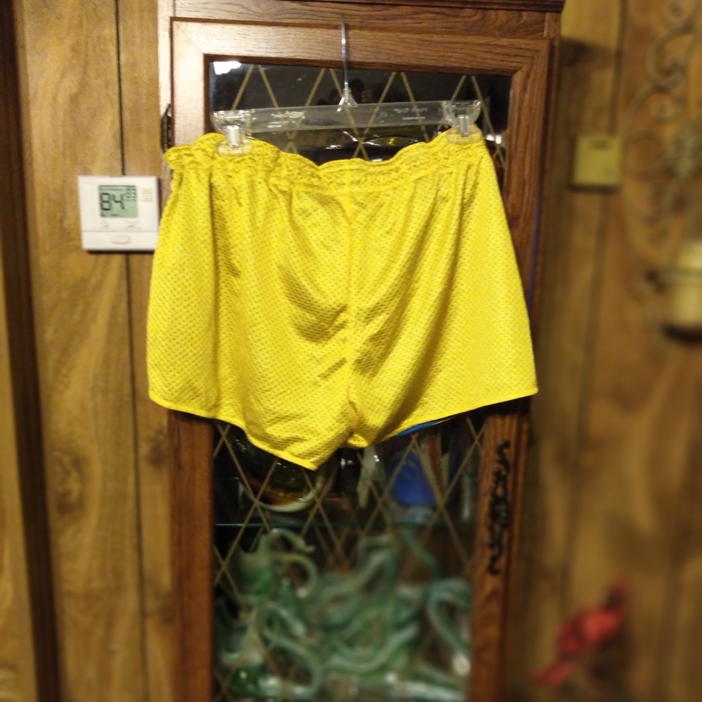 Nike shorts - Picture 2 of 4